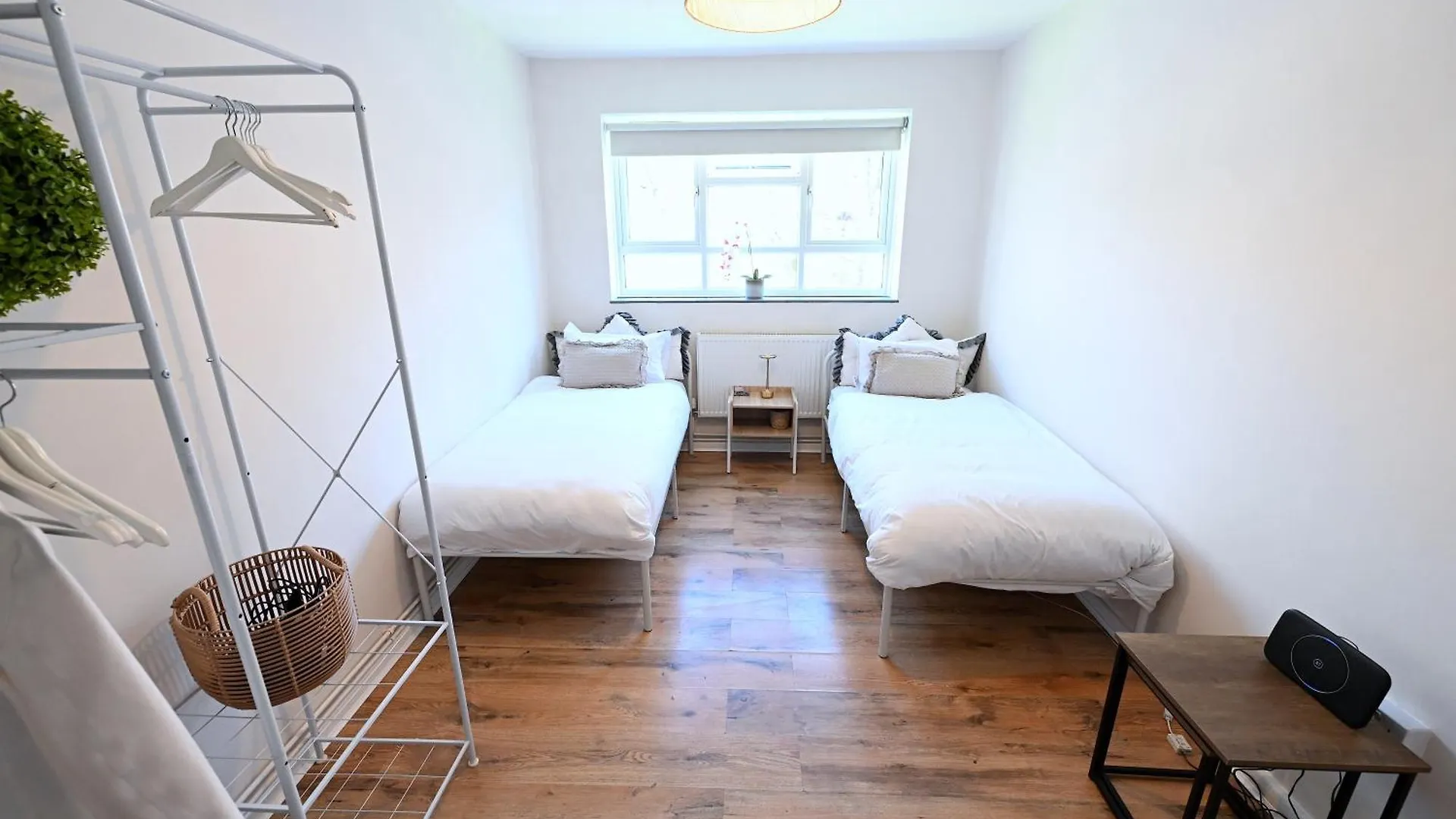 Apartment Central City 3 Minutes To Tower Of London Trendy Shoreditch Recently Refurbished 3 Bedrooms Sleeps 8 United Kingdom